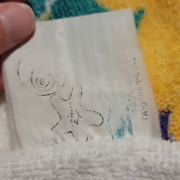 Vintage Humpback Of Notre Dame Disney Esmeralda Towel - Picture 4 of 8